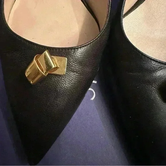 Stuart Weitzman leather black pumps with golden detail - Picture 4 of 8